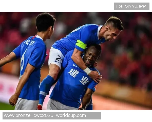 足球场上的搞笑射门瞬间让人捧腹大笑的精彩时刻合集